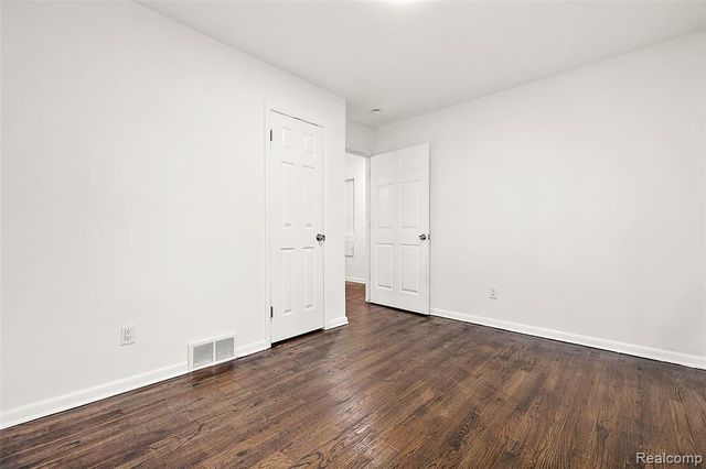 23711 Coyle Street, Oak Park, MI 48237