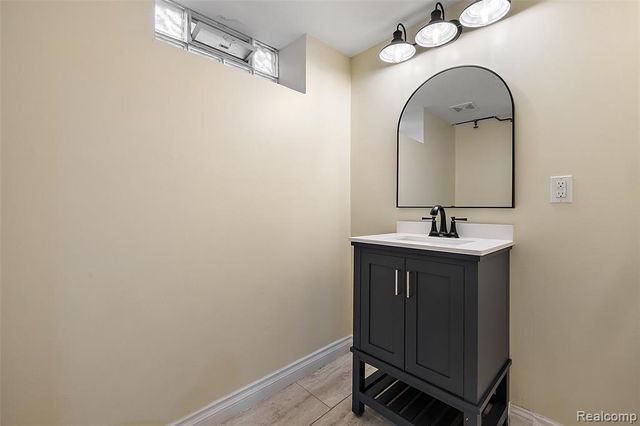 23711 Coyle Street, Oak Park, MI 48237