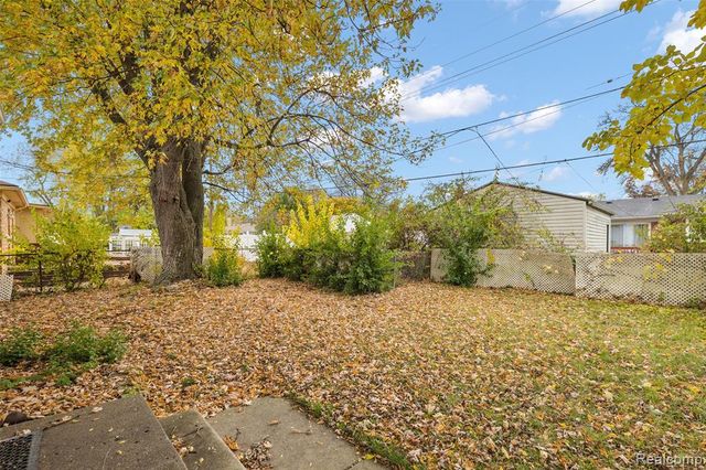 23711 Coyle Street, Oak Park, MI 48237