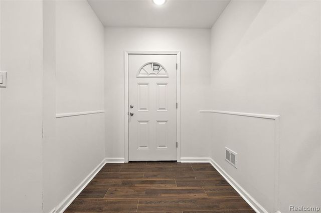 23711 Coyle Street, Oak Park, MI 48237