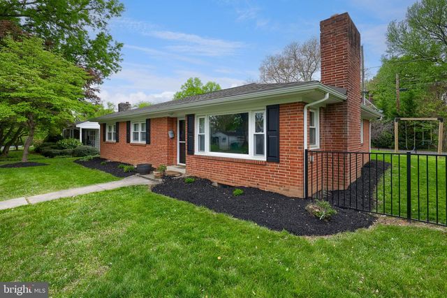43 OAK LN, Hershey, PA 17033