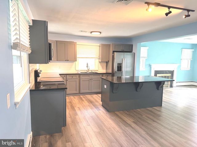 43 OAK LN, Hershey, PA 17033