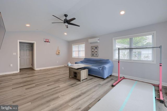 43 OAK LN, Hershey, PA 17033