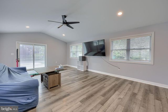 43 OAK LN, Hershey, PA 17033