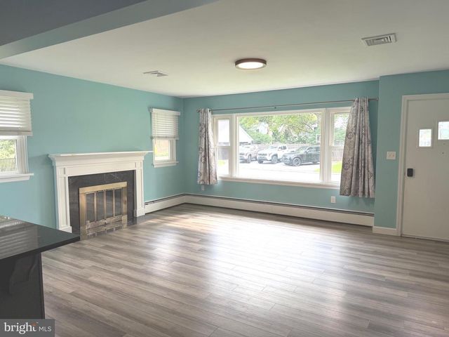 43 OAK LN, Hershey, PA 17033