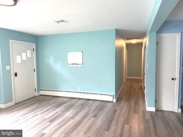 43 OAK LN, Hershey, PA 17033
