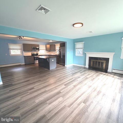 43 OAK LN, Hershey, PA 17033