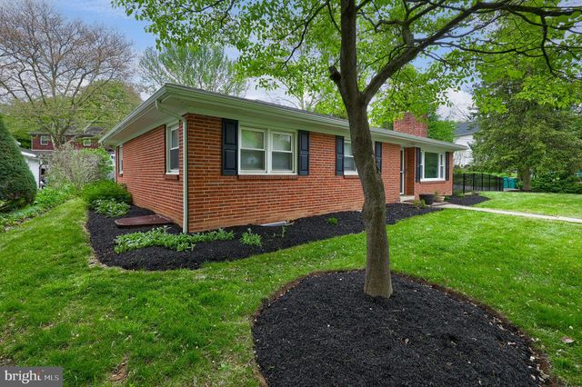 43 OAK LN, Hershey, PA 17033