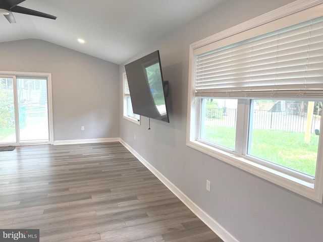 43 OAK LN, Hershey, PA 17033