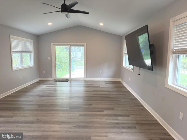 43 OAK LN, Hershey, PA 17033