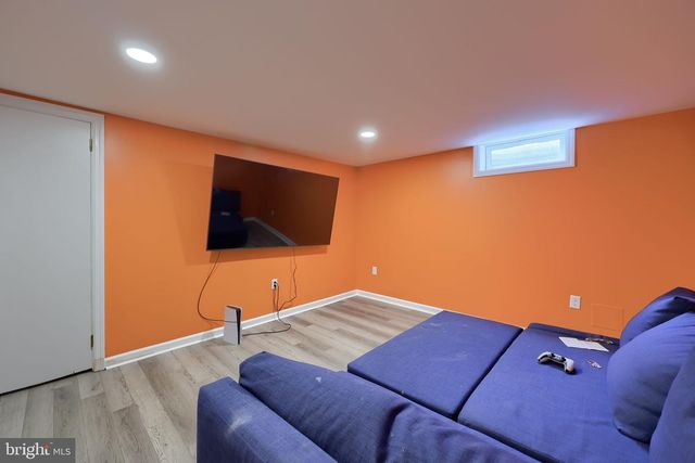 43 OAK LN, Hershey, PA 17033