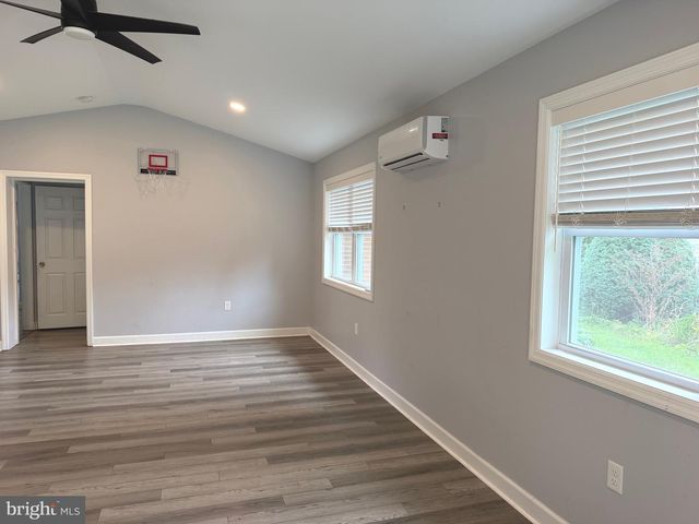 43 OAK LN, Hershey, PA 17033