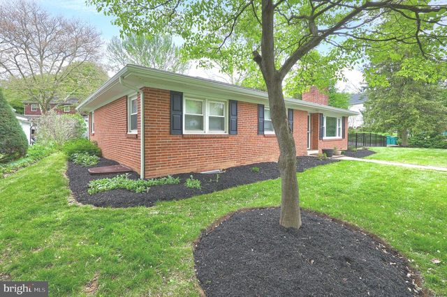 43 OAK LN, Hershey, PA 17033