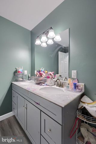 43 OAK LN, Hershey, PA 17033