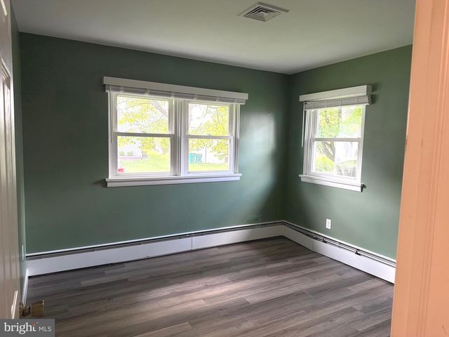 43 OAK LN, Hershey, PA 17033