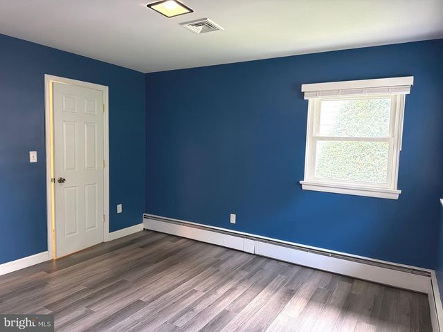 43 OAK LN, Hershey, PA 17033