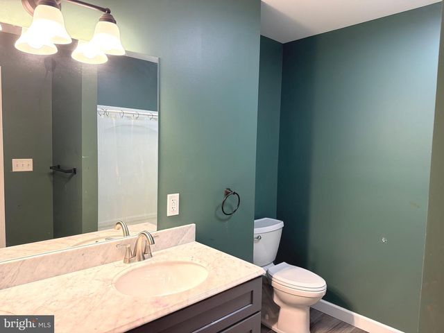 43 OAK LN, Hershey, PA 17033