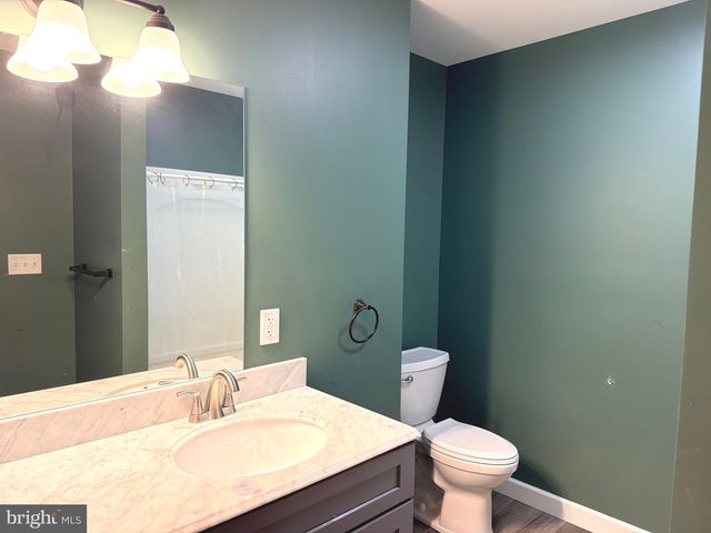 43 OAK LN, Hershey, PA 17033