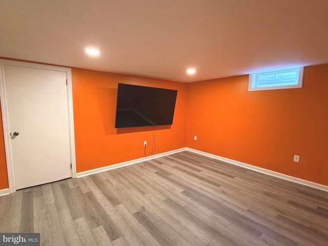 43 OAK LN, Hershey, PA 17033