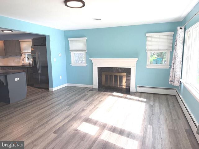43 OAK LN, Hershey, PA 17033