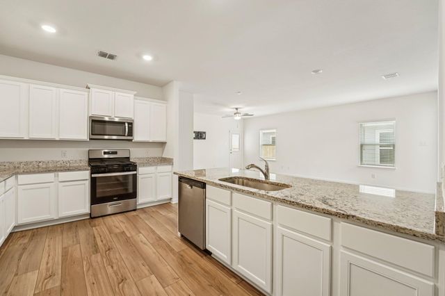 571 Aplite PASS, Maxwell, TX 78656