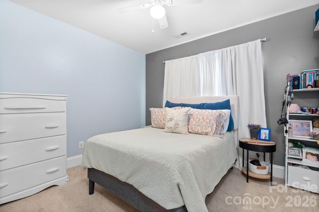 142 Valley Glen Drive, Troutman, NC 28166