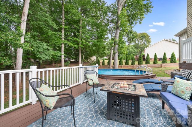 142 Valley Glen Drive, Troutman, NC 28166