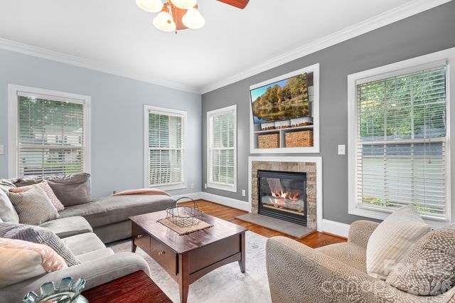 142 Valley Glen Drive, Troutman, NC 28166