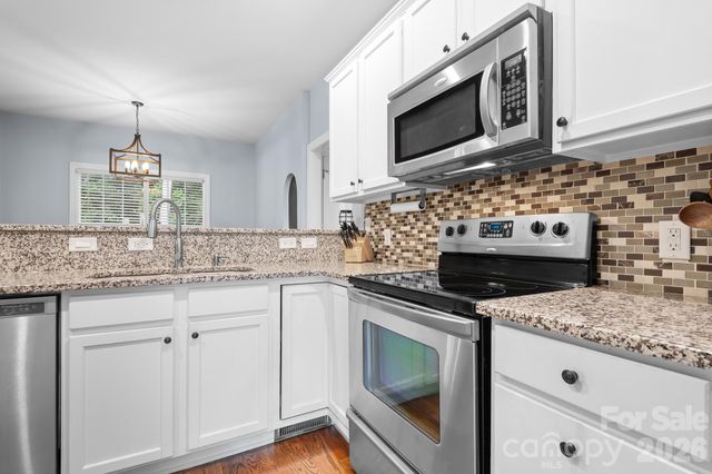 142 Valley Glen Drive, Troutman, NC 28166