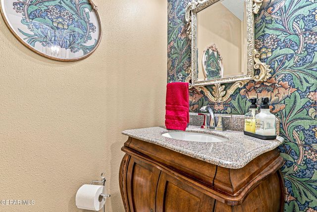 3208 TITANIC Avenue, El Paso, TX 79904