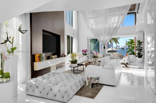 441 N Hibiscus Drive, Miami Beach, FL 33139