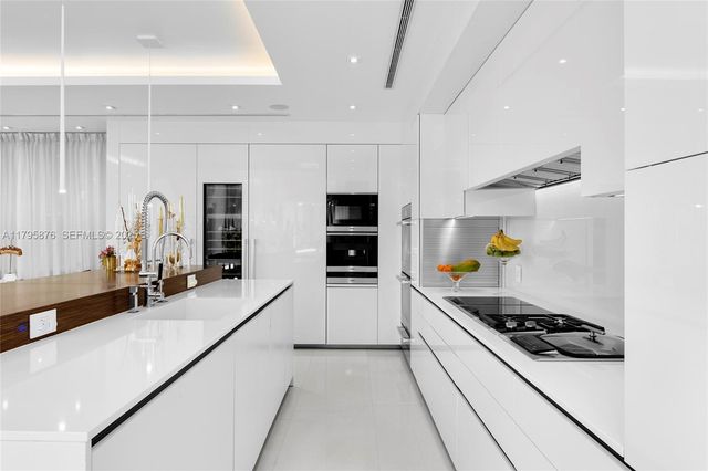 441 N Hibiscus Drive, Miami Beach, FL 33139