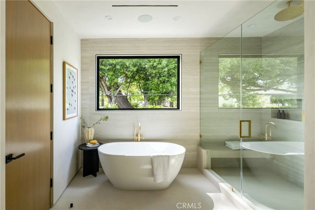 Image 19 of property listing at 4245 Bellaire Avenue, Studio City, CA 91604