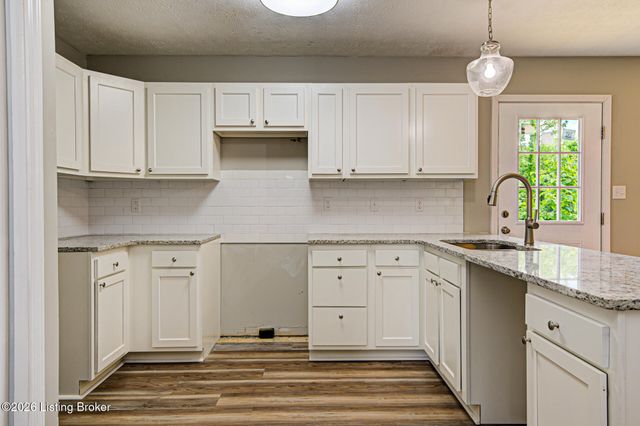 138 Kimberly Ct, Taylorsville, KY 40071