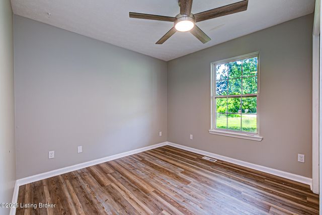 138 Kimberly Ct, Taylorsville, KY 40071