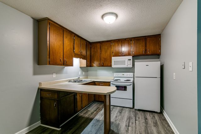 812 BRADLEY STREET, Clarksville, TN 37040