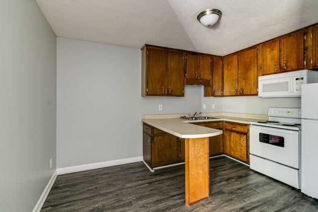 812 BRADLEY STREET, Clarksville, TN 37040