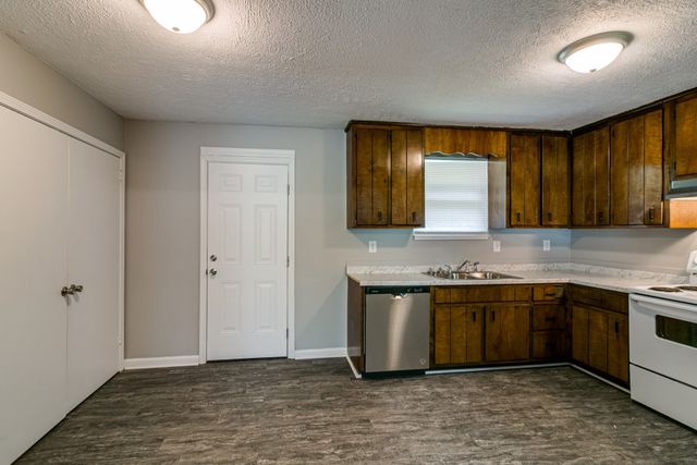 812 BRADLEY STREET, Clarksville, TN 37040