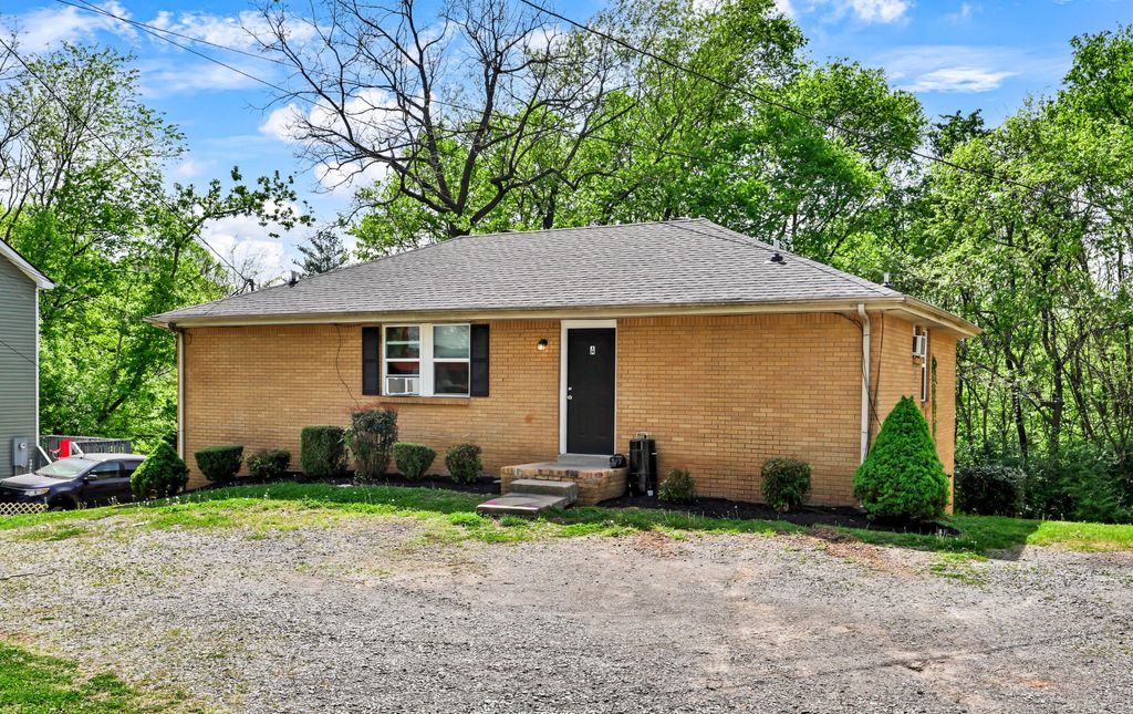 812 BRADLEY STREET, Clarksville, TN 37040