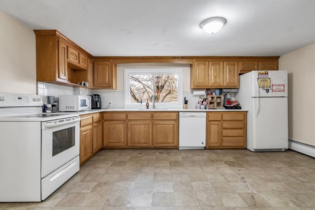 396 Oak St, Methuen, MA 01844