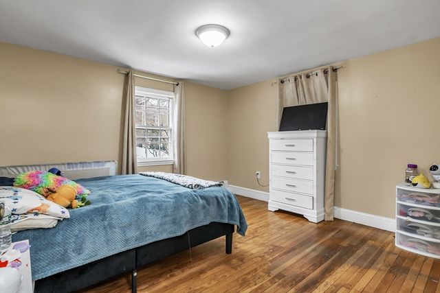 396 Oak St, Methuen, MA 01844