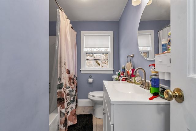 396 Oak St, Methuen, MA 01844