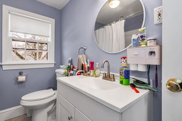 396 Oak St, Methuen, MA 01844