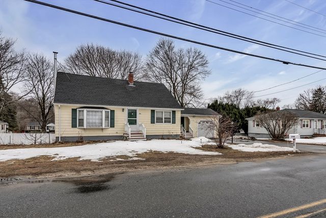 396 Oak St, Methuen, MA 01844