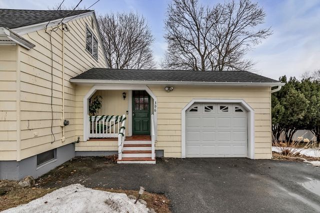 396 Oak St, Methuen, MA 01844