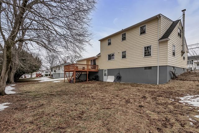 396 Oak St, Methuen, MA 01844