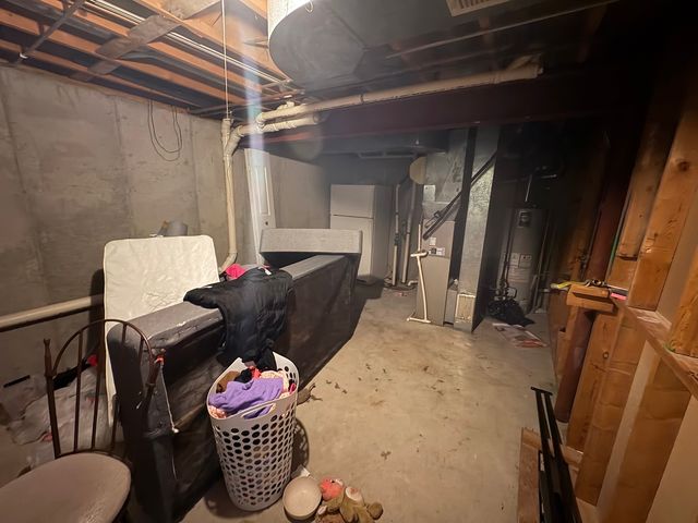 1896 Windsor Court, Gurnee, IL 60031