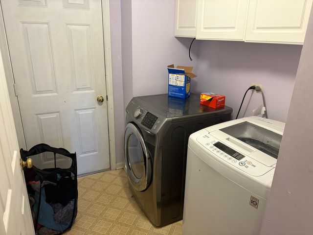 1896 Windsor Court, Gurnee, IL 60031