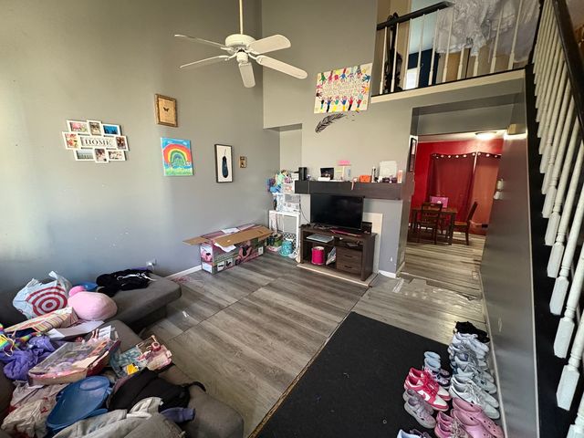 1896 Windsor Court, Gurnee, IL 60031