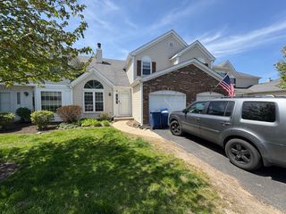 1896 Windsor Court, Gurnee, IL 60031